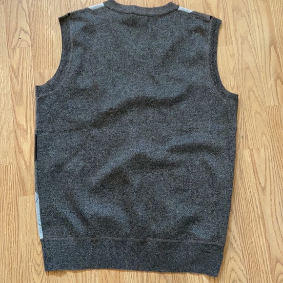 V neck sweater vest / size LARGE - Picture 2 of 3
